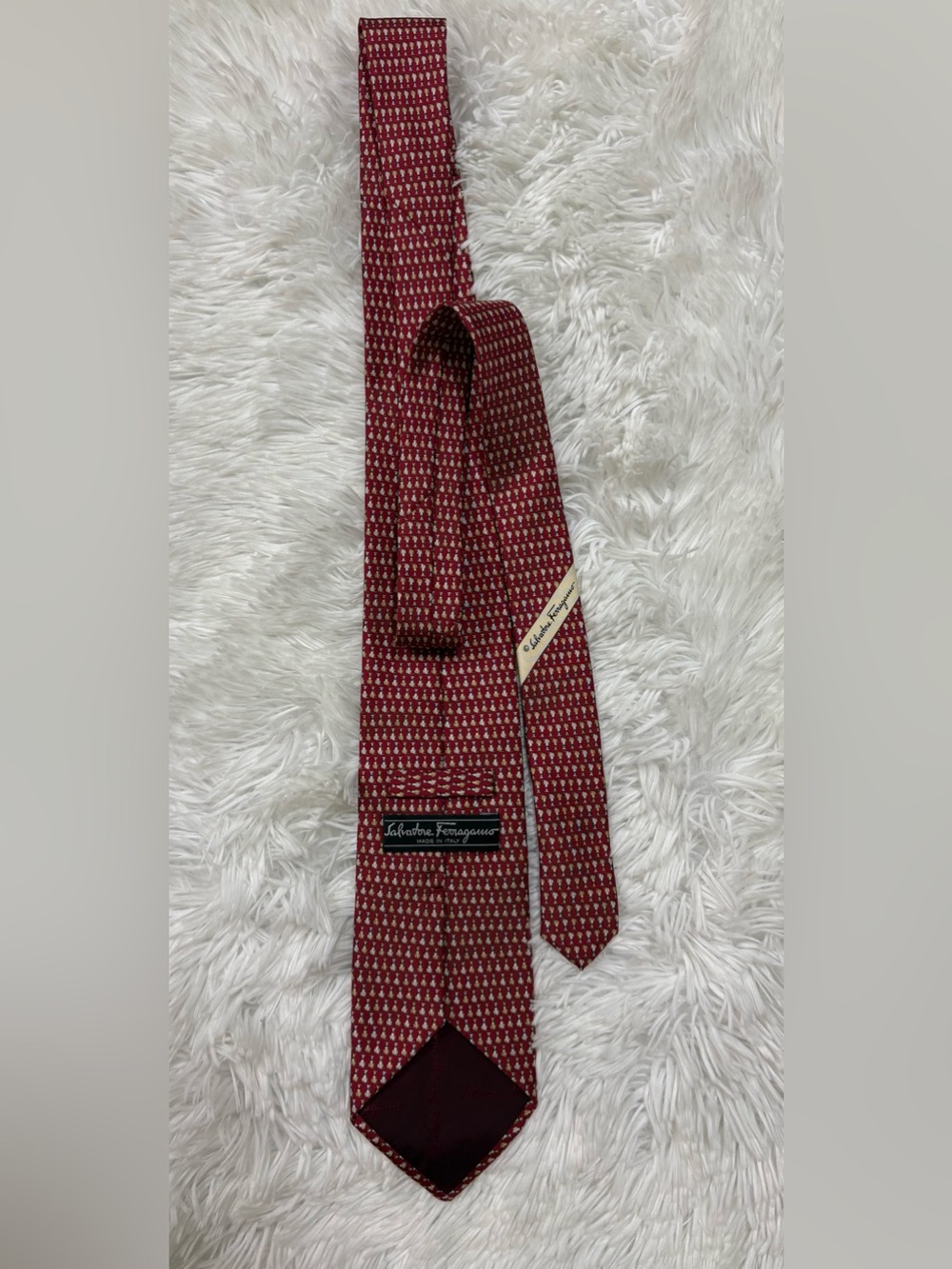 Salvatore Ferragamo Red Silk Tie with Gold-Cream Micro Pattern - Picture 2 of 9